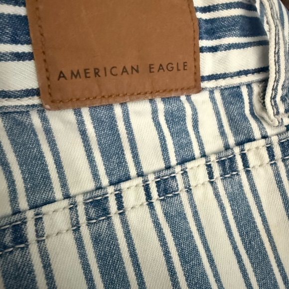 American Eagle Blue High Waisted 18L Mom Jeans - Picture 6 of 9